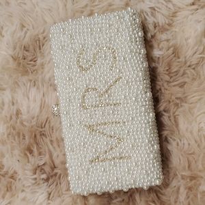 Elegant MRS Pearl Clutch
